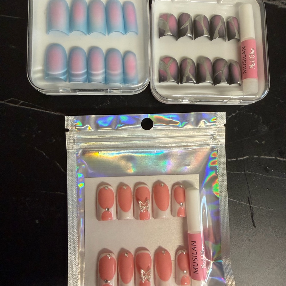 Nail Art Press On Set With Glue